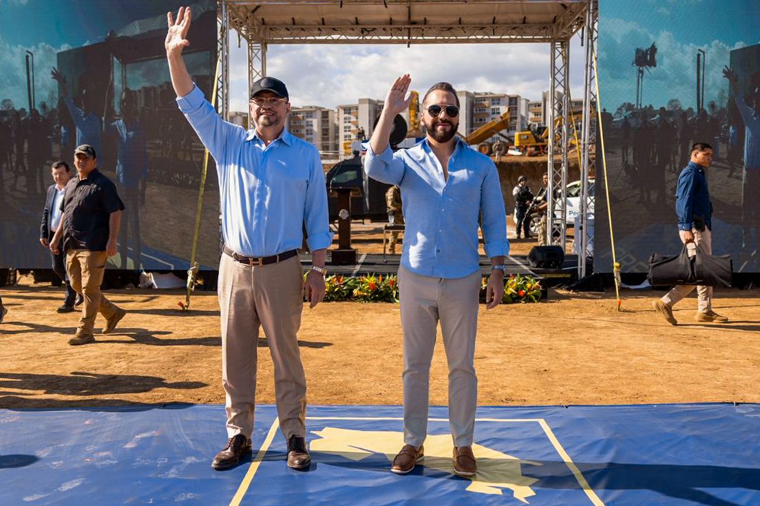 Rodrigo Chaves and Nayib Bukele at the CACCO construction-start event